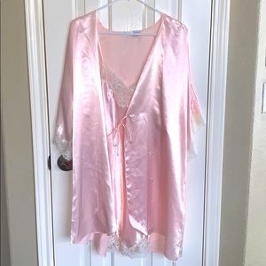 Pink slip & robe lace trim S/M never been worn